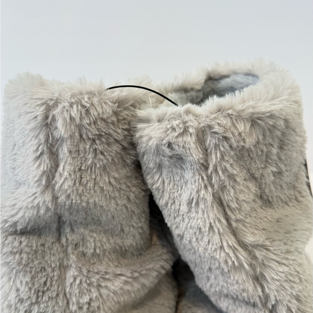 Mixit Gray Fuzzy Slippers - Picture 8 of 9